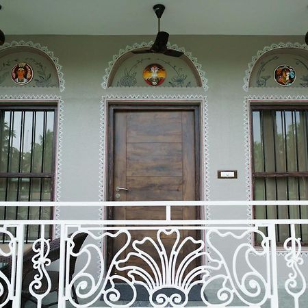 Breathing Earth - Rooms And Pool Calcutta Exterior foto