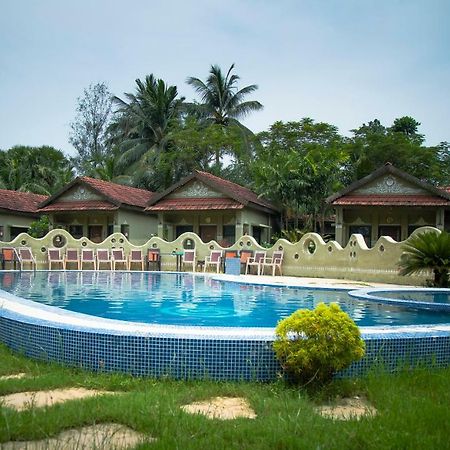 Breathing Earth - Rooms And Pool Calcutta Exterior foto