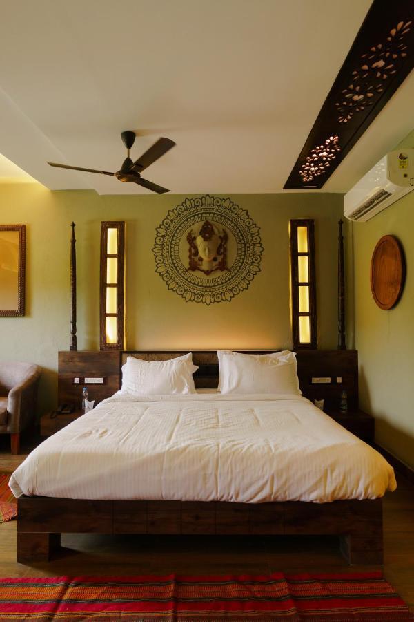 Breathing Earth - Rooms And Pool Calcutta Exterior foto