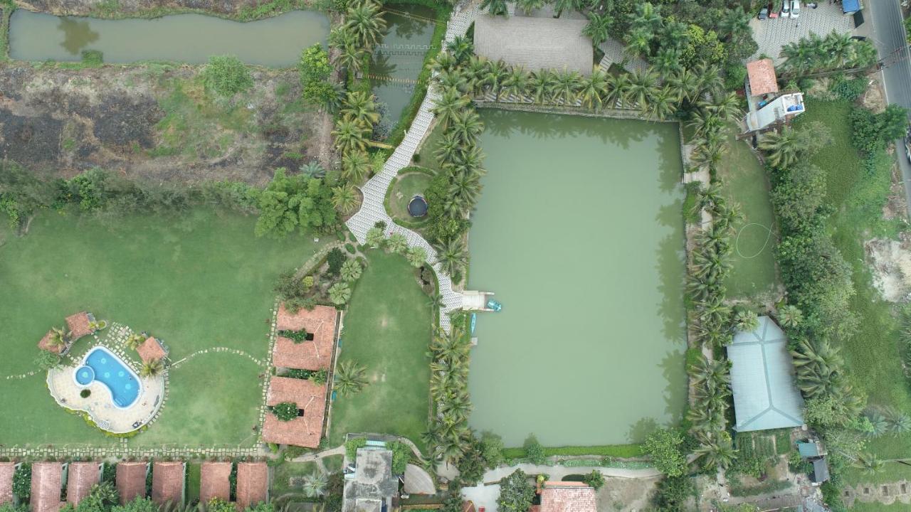Breathing Earth - Rooms And Pool Calcutta Exterior foto