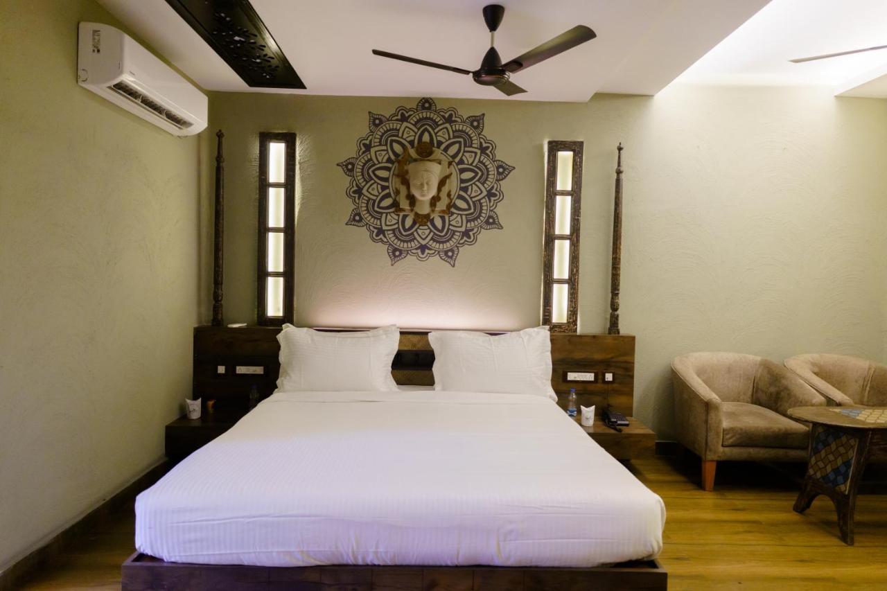 Breathing Earth - Rooms And Pool Calcutta Exterior foto