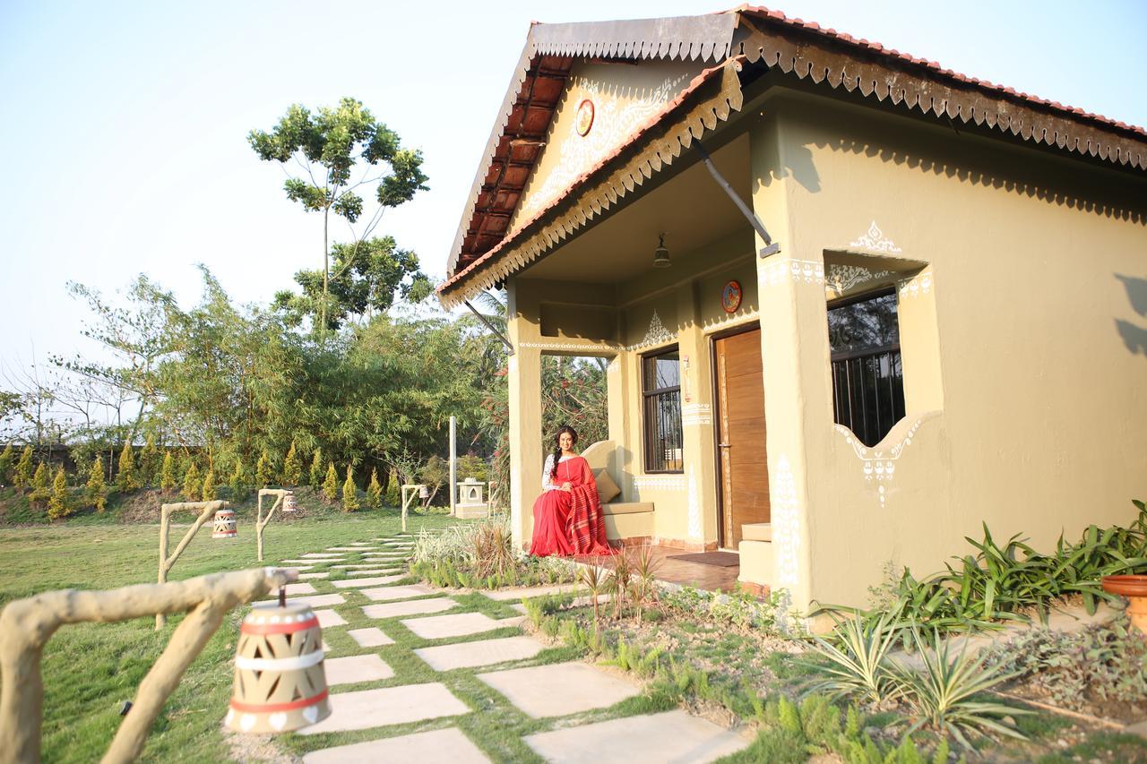 Breathing Earth - Rooms And Pool Calcutta Exterior foto