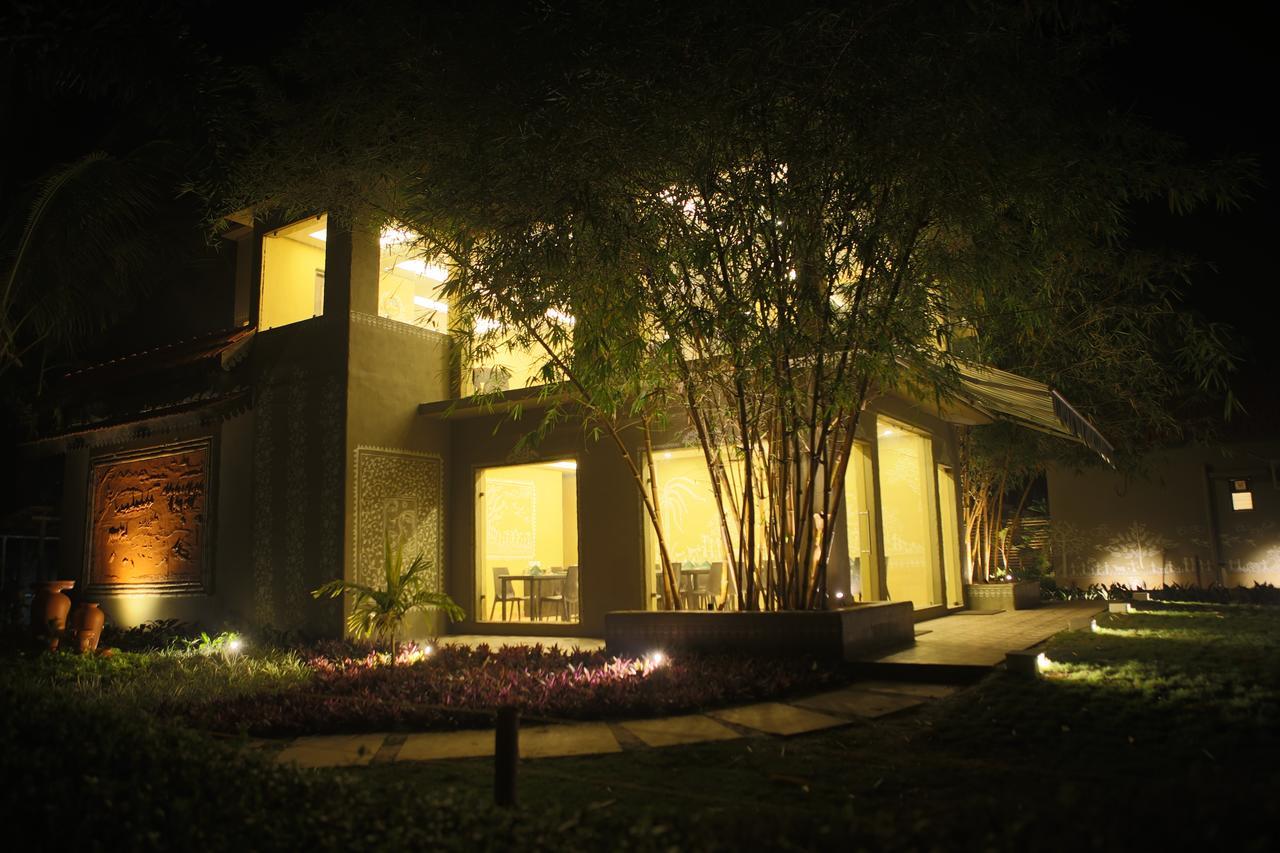Breathing Earth - Rooms And Pool Calcutta Exterior foto