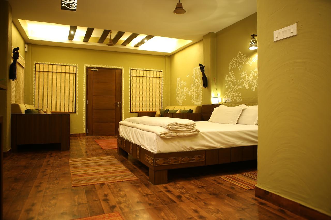 Breathing Earth - Rooms And Pool Calcutta Exterior foto